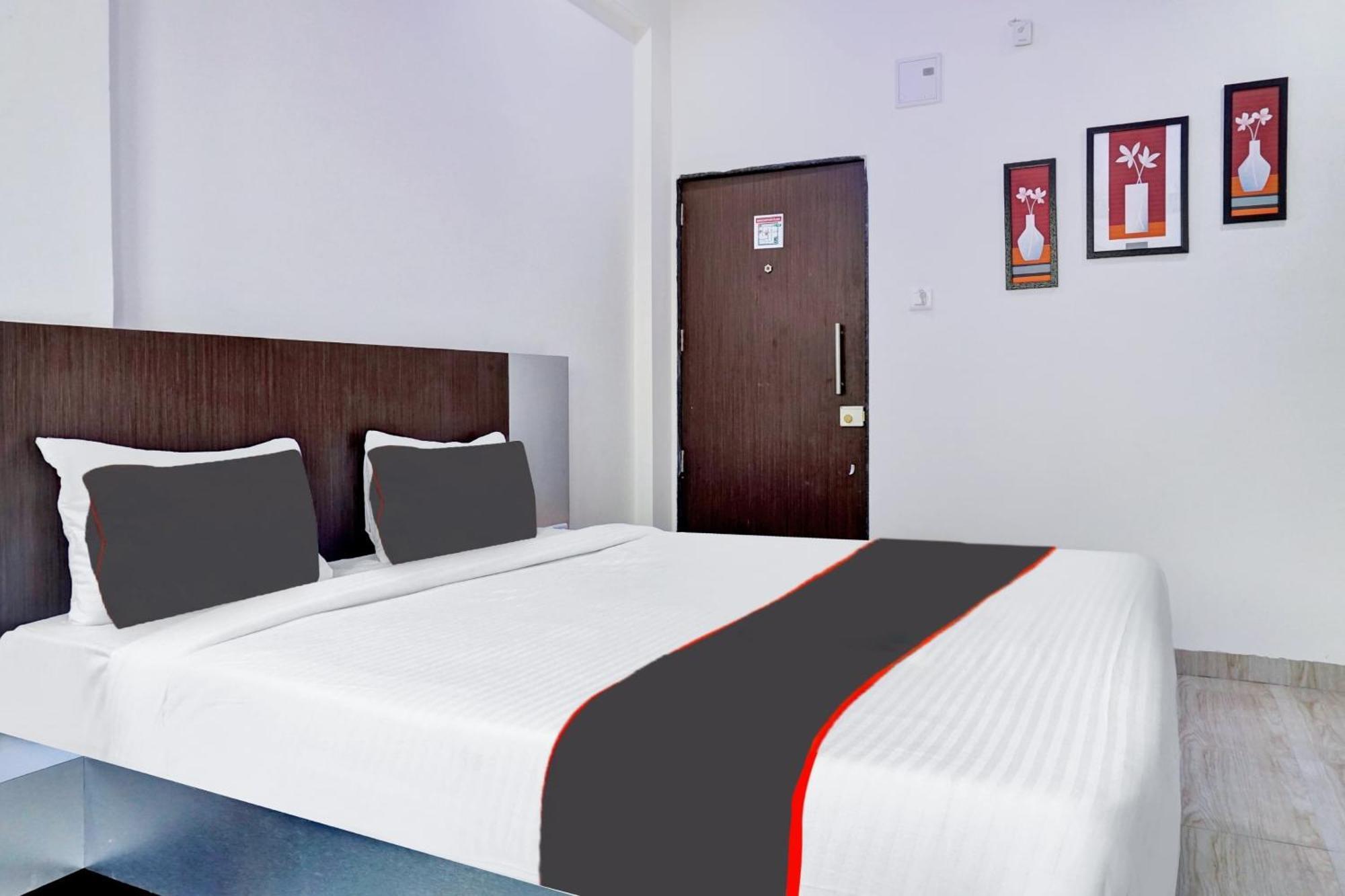 Super Collection O Eon Inn Near Pune Airport Kharadi Esterno foto