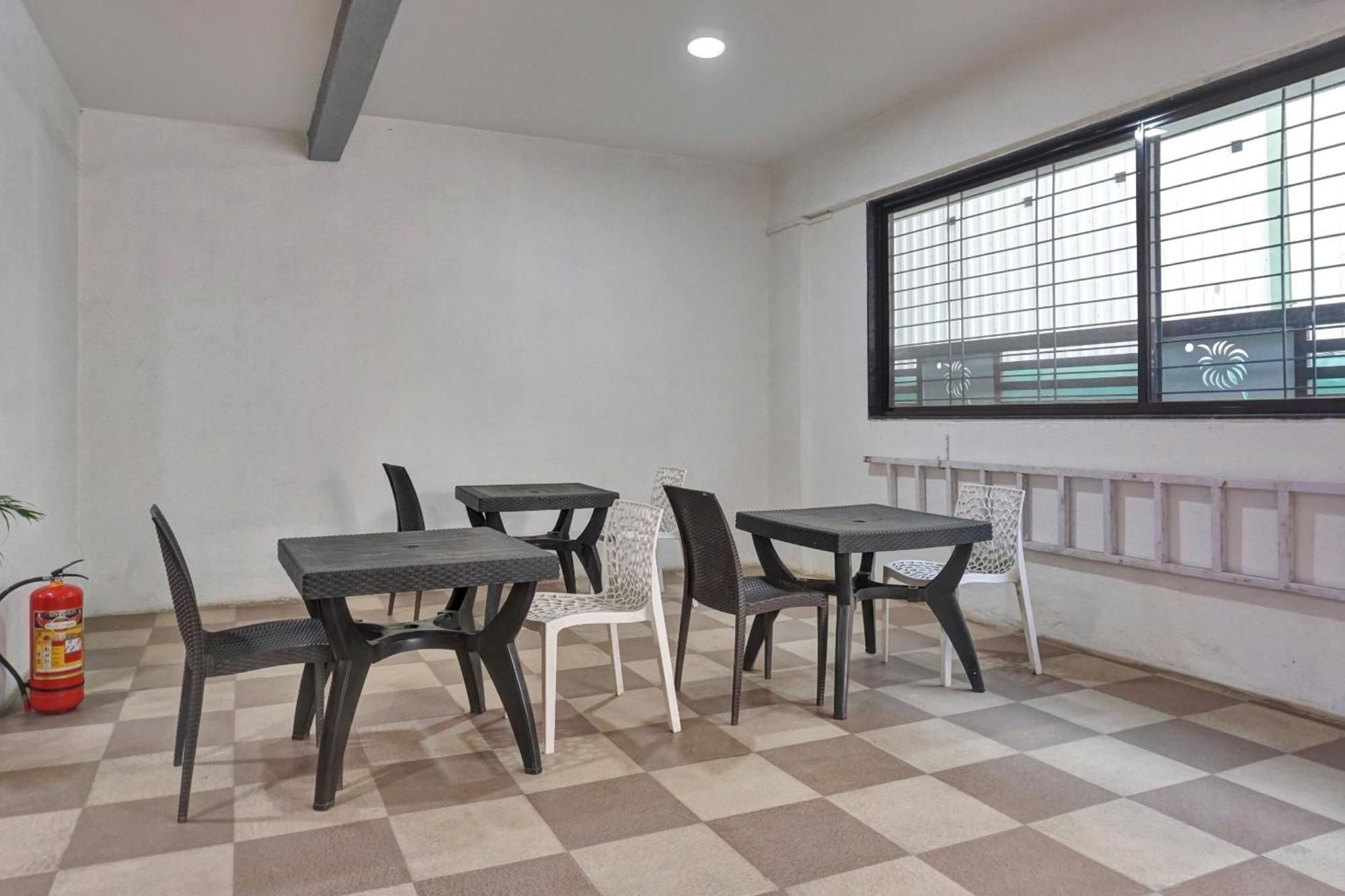 Super Collection O Eon Inn Near Pune Airport Kharadi Esterno foto