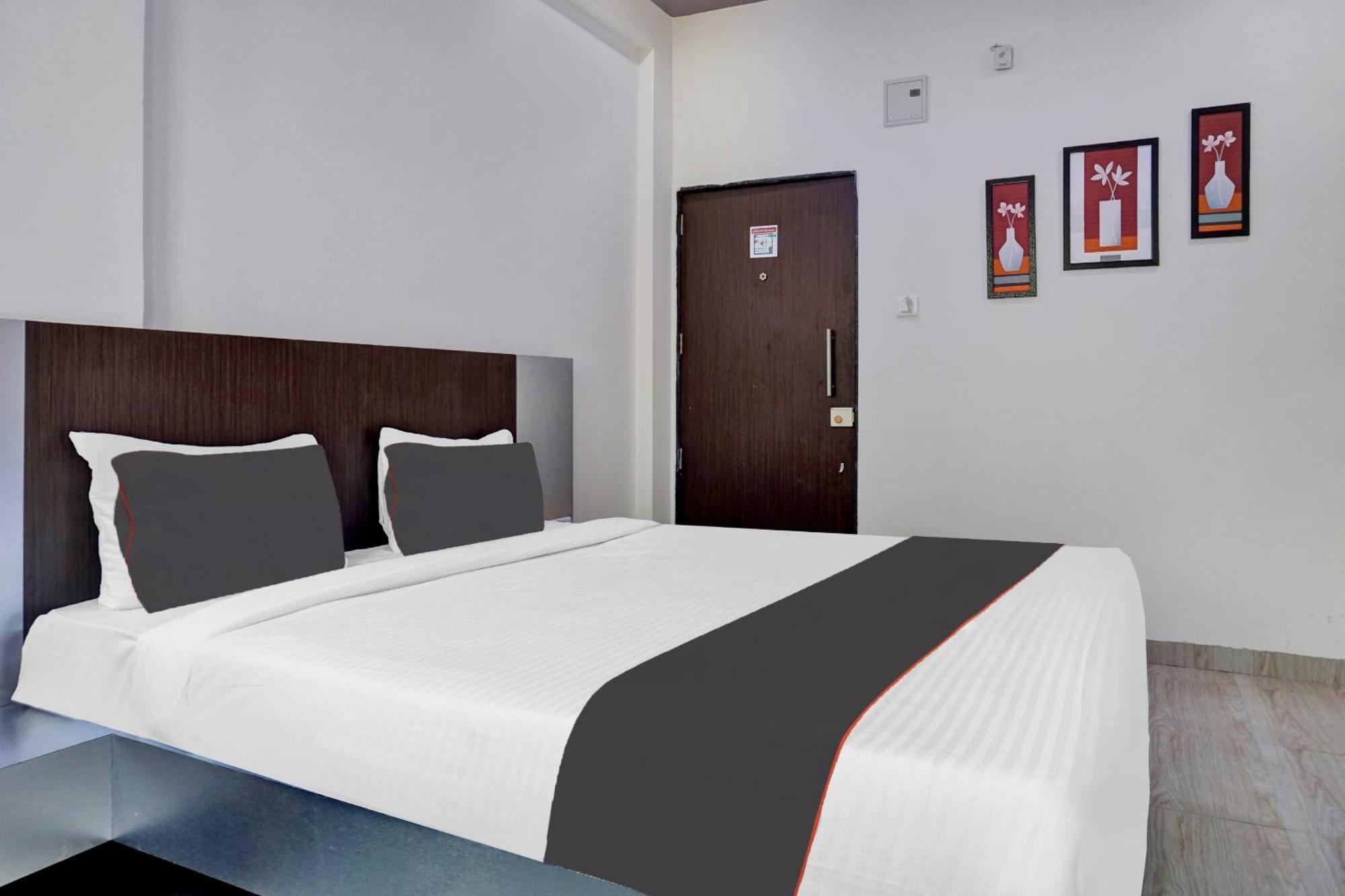 Super Collection O Eon Inn Near Pune Airport Kharadi Esterno foto